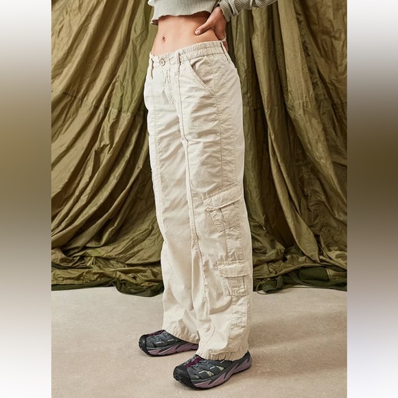 BDG Urban Outfitters Y2K Cream Cargo Pants - Picture 2 of 13